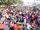 Puneites enjoy carnival with families at Happy Streets