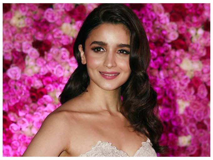 This is the reason Alia Bhatt says she will not charge the same fee as Ranveer Singh