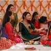 Mehendi hai rachne wali