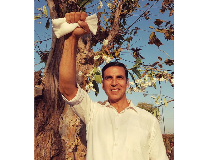 Akshay Kumar shares an inspirational picture on completing one year of ‘PadMan’