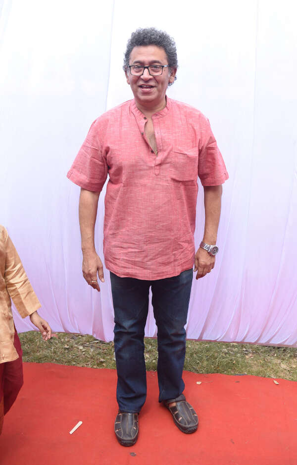 Uday Tikekar Photos