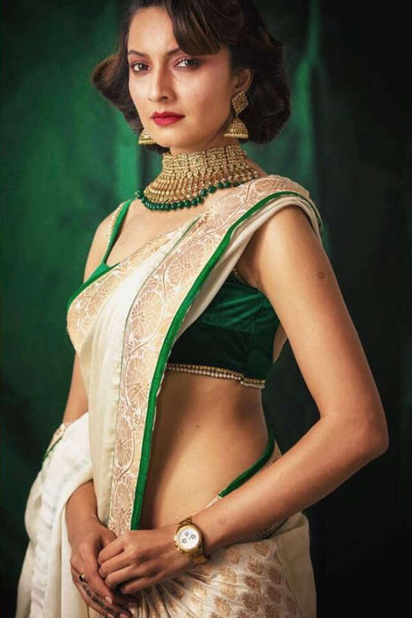 Unnati Davara Images