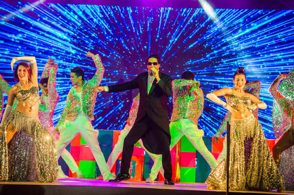 <a class="_64-f" href="https://www.facebook.com/shiamakofficial/"></a>Shiamak