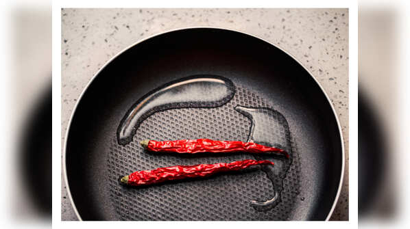 Fry the spices