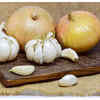  Never chop garlic and onion in advance