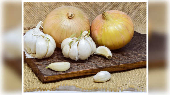 Never chop garlic and onion in advance