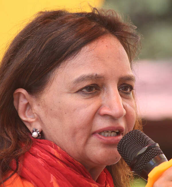 Deepa Narayan Images