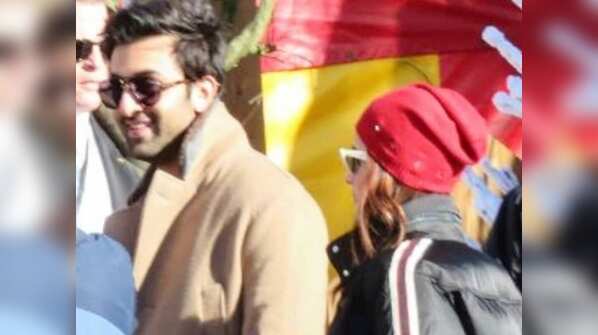 Photo: Alia Bhatt and Ranbir Kapoor are shelling major couple goals as they get papped together in Switzerland