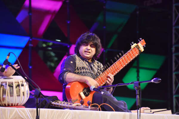 Niladri Kumar Images