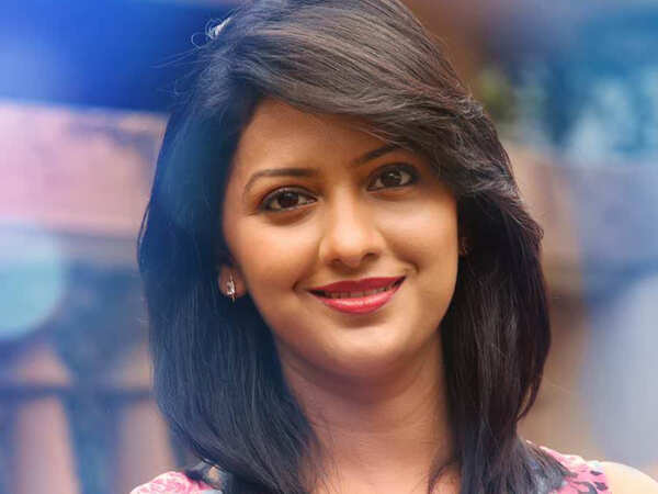 tejashri pradhan Photos