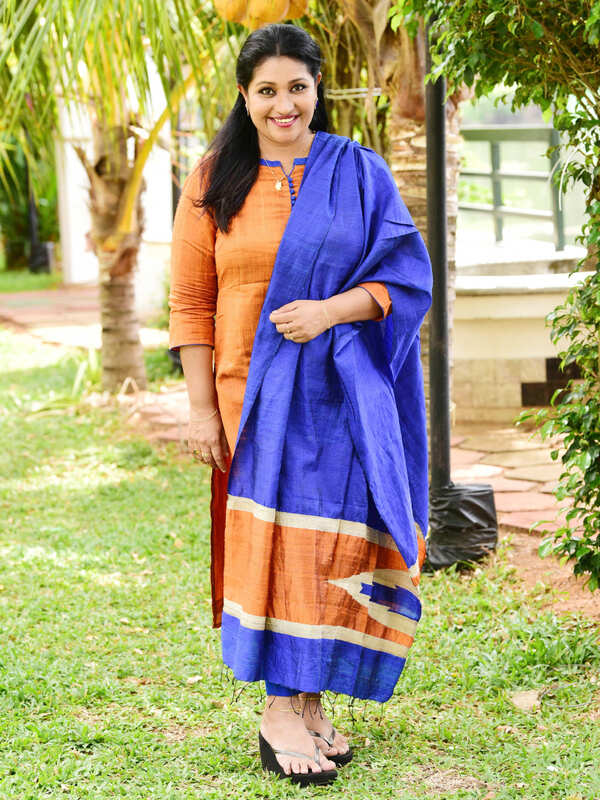 Thesni Khan Wallpapers