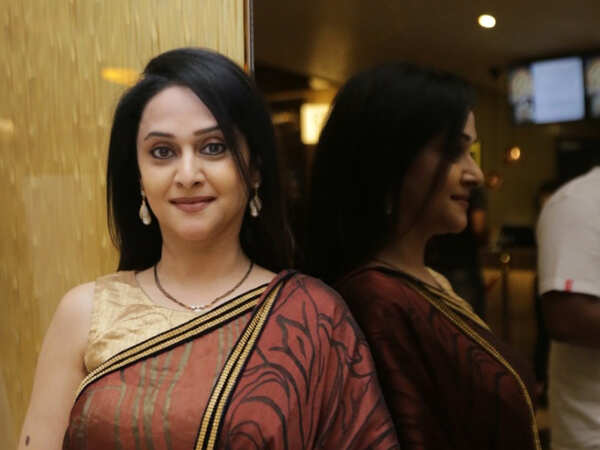 Mrinal Kulkarni Images