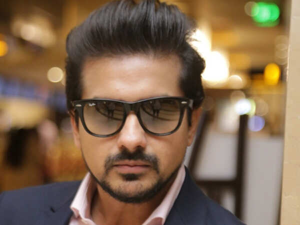 Pushkar Jog Photos