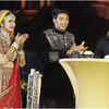 Article image for: <i class="tbold">cake cutting</i>