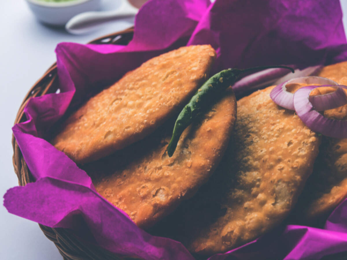 Lachedar Kachori Recipe: How to make Lachedar Kachori Recipe at Home | Homemade Lachedar Kachori Recipe - Times Food