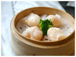  Steamed shrimp dumpling (Chiu chao phan guo)