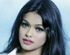 Nazar actress Sonyaa turns up the heat in cyberspace