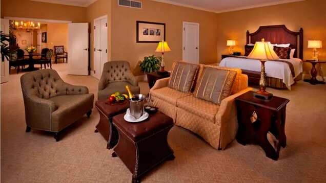 Return stolen items at this historic hotel in the US and get 7 free nights stay!