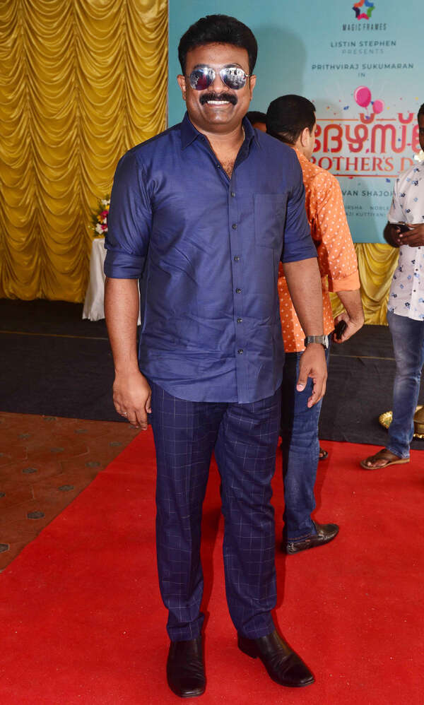 Kalabhavan Shajohn Images