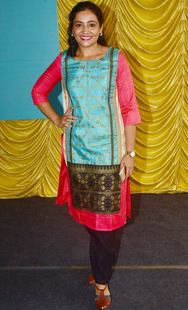 Meera Vasudevan Wallpapers