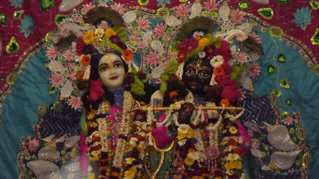 All about how to reach Shri Banke Bihari Temple in Vrindavan