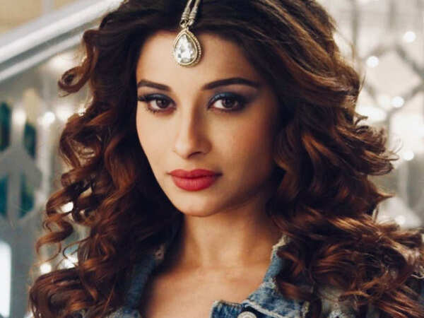 Nyra Banerjee Pictures