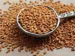 Here's how to get rid of dandruff with fenugreek seeds