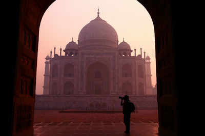 The people visit Taj Mahal editorial stock photo. Image of mumtaz - 39190153