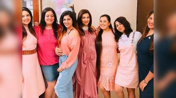 Navina with her friends