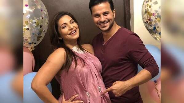 Ishqbaaz fame Navina Bole looks radiant at her baby shower, a look at pics of mommy-to-be