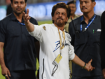 SRK strikes his trademark pose
