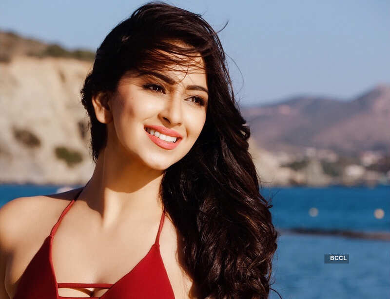 Actress Eshanya Maheshwari shares her summer fashion secrets, see pictures...