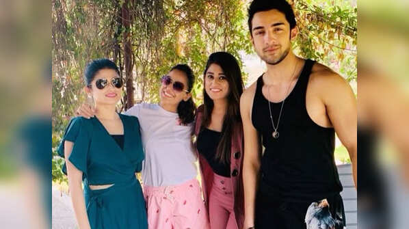 Saba and Somi Khan
