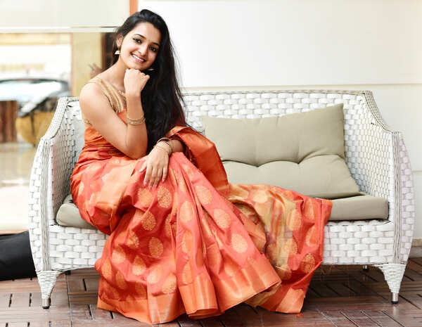 Thanuja Karthik Pictures
