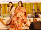 Anuradha Paudwal performs at Mala Mathur Smriti Sangeet Sandhya​