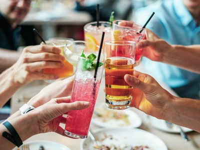 10 low-calorie alcoholic drinks that will help in weight loss | The Times  of India