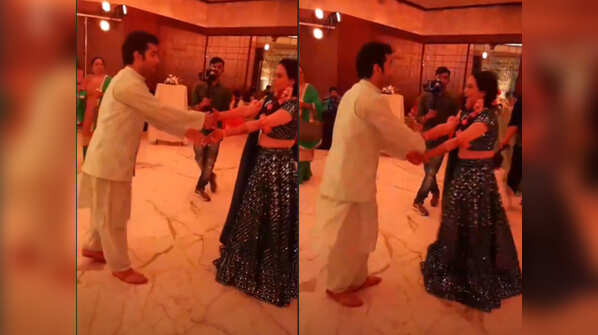 Dulha-dulhan take the dance floor