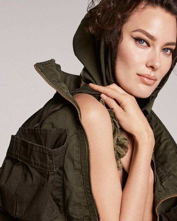 Shalom Harlow Images