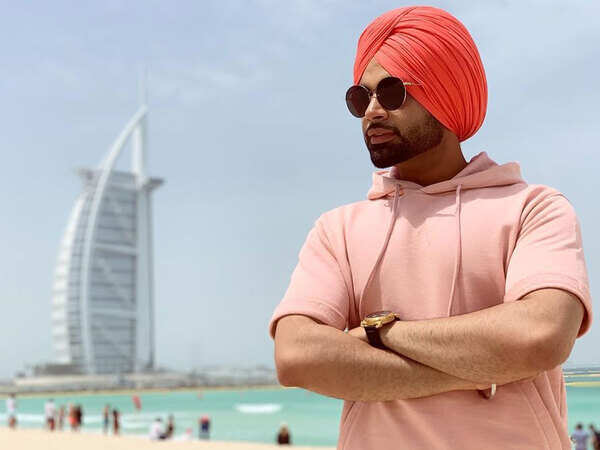 Jordan Sandhu Images