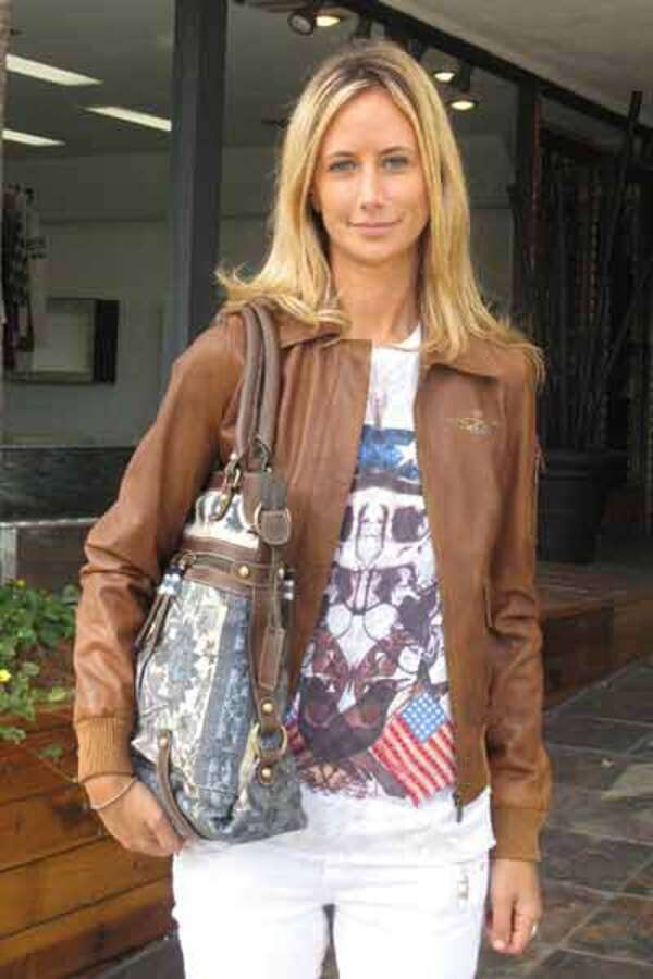 Victoria Hervey Pictures