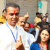 Congress candidate from Mumbai South constituency Milind Deora casts his vote