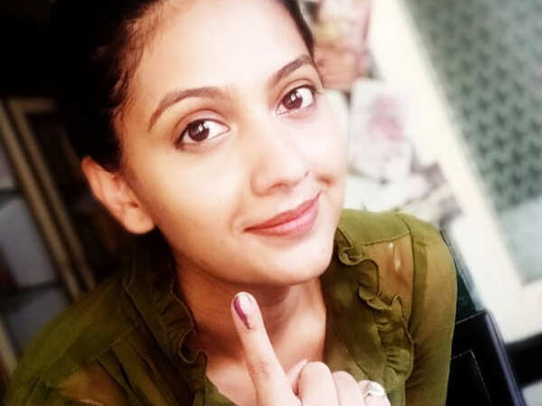 tejashri pradhan Photos