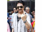 Kumar Sanu casts his vote