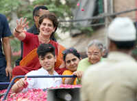 Article image for: Trending photos of <i class="tbold">priyanka gandhi</i> on TOI today