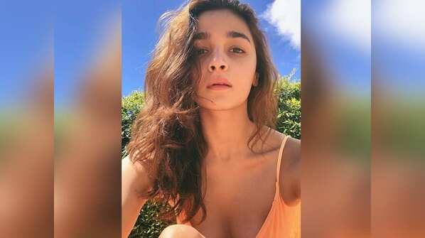 Alia Bhatt is a "soul full of sunshine"; shares a captivating picture on her Instagram