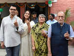 Lieutenant Governor of Delhi votes with his family