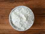 Baking soda and cornstarch powder