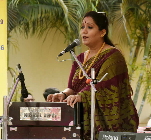 Jayati Chakraborty Wallpapers