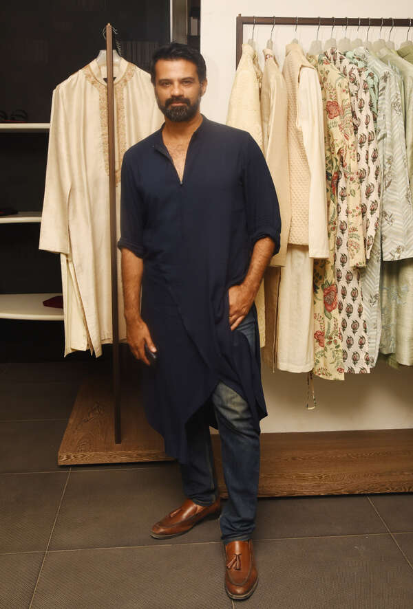 Chaitanya Rao Pictures