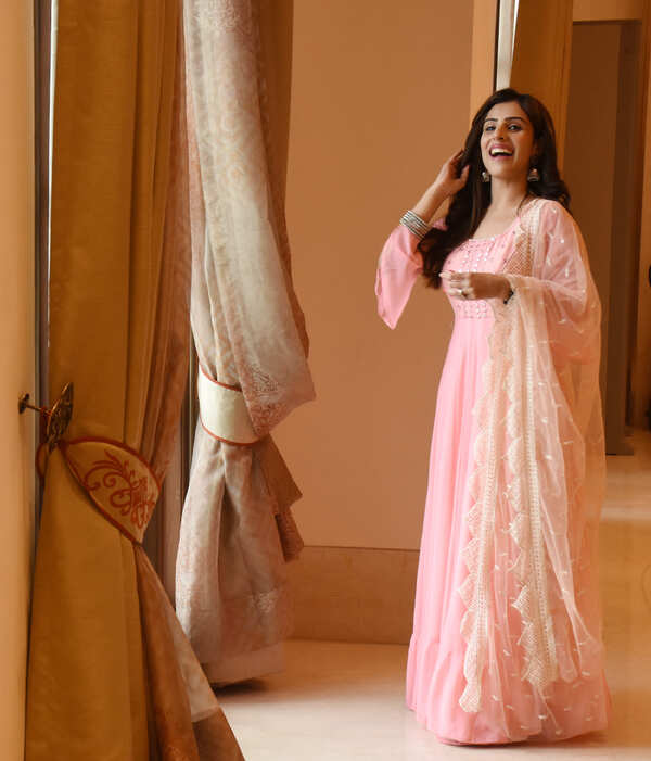 Simaran Kaur Pictures